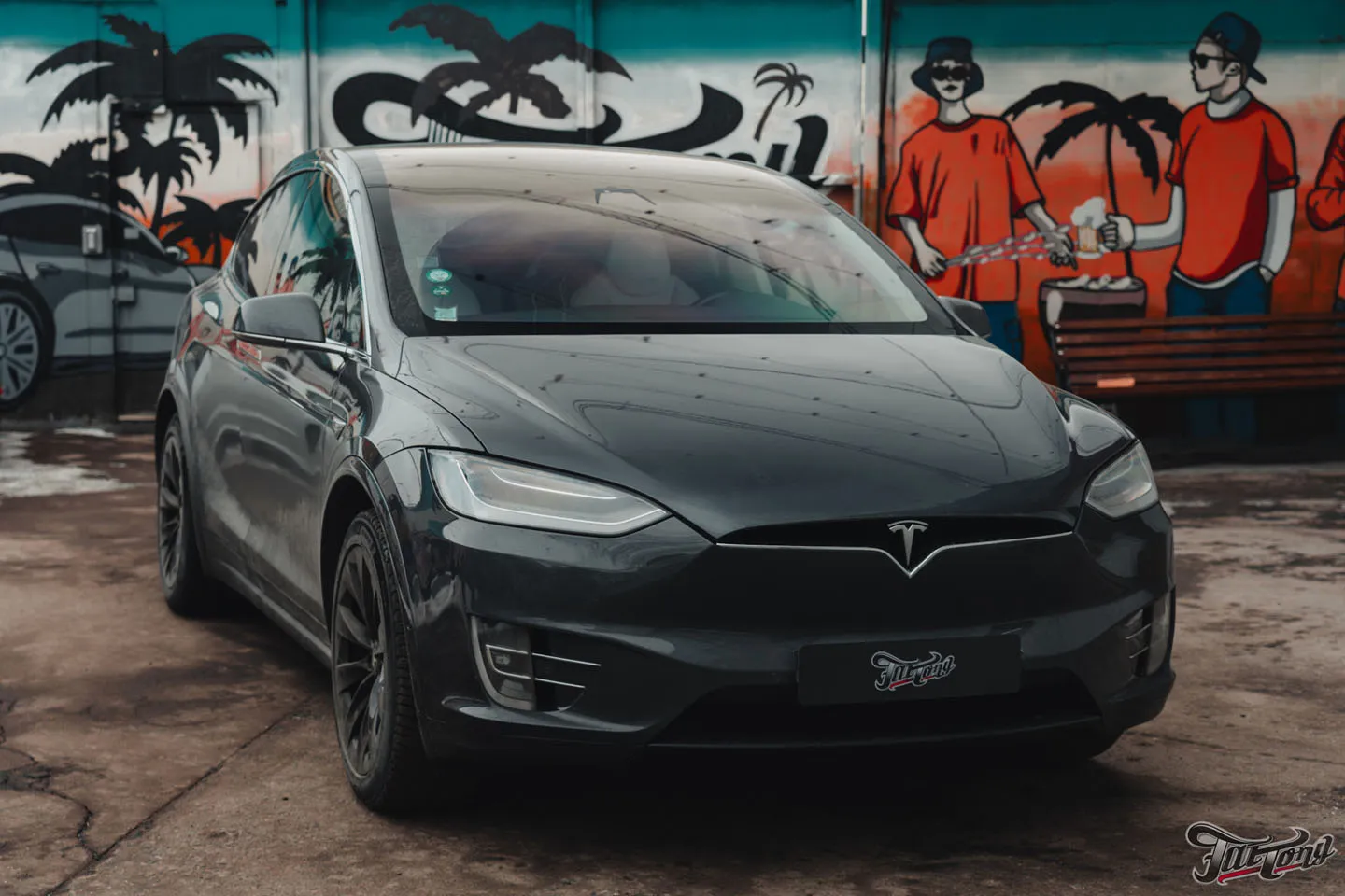 Перетяжка сидений Tesla Model X в кожу с перфорацией